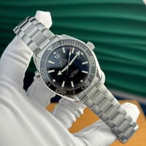 Omega Seamaster Planet Ocean 600M Replica Watch Metal Wire VS Factory 43.5mm