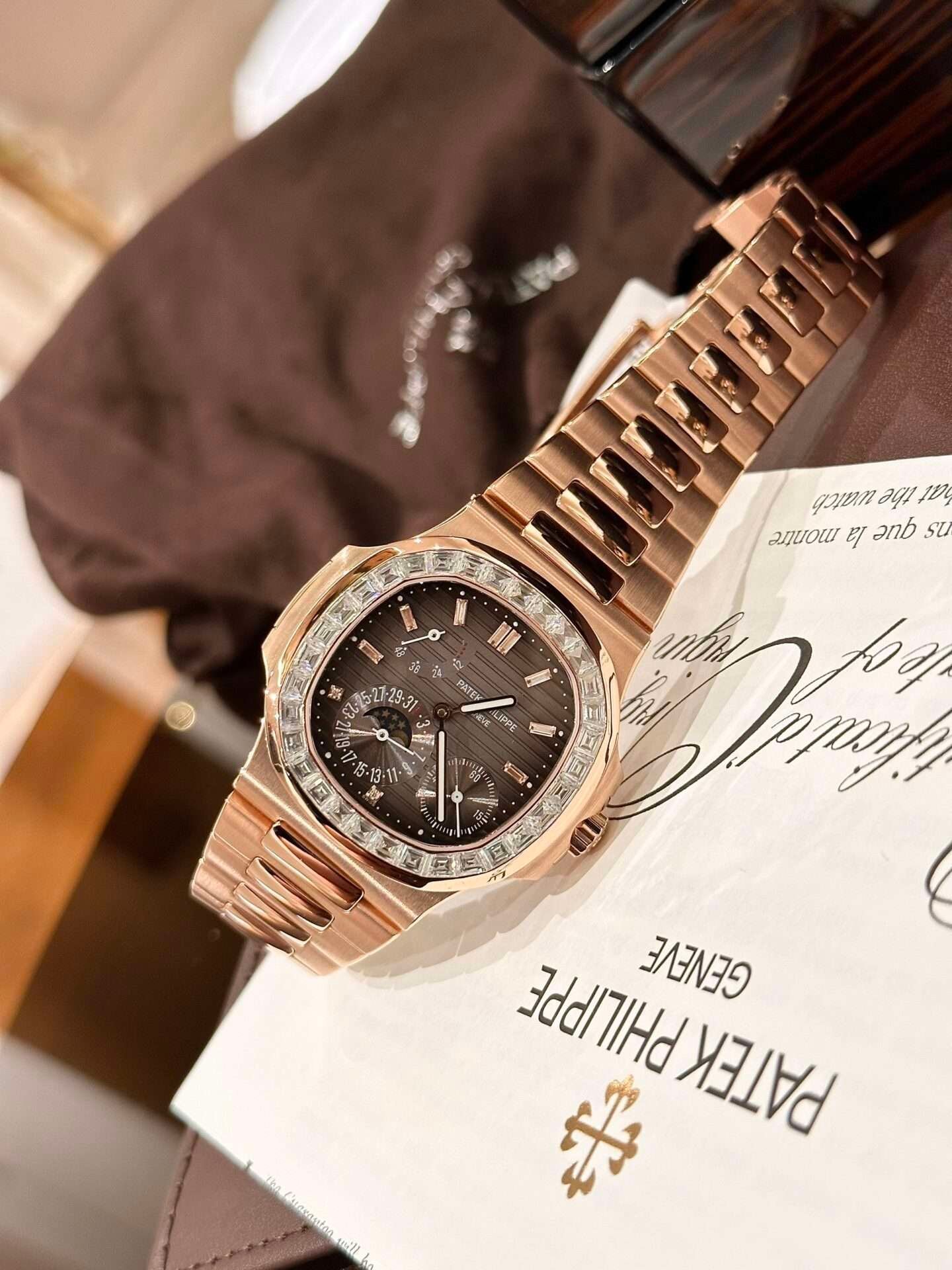 Patek Philippe 5724 Nautilus Replica Gold-Wrapped Moissanite Diamond - Image 4