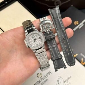 Patek Philippe Replica 1:1 Watch Nautilus 7010 Highest Quality for Women 32mm