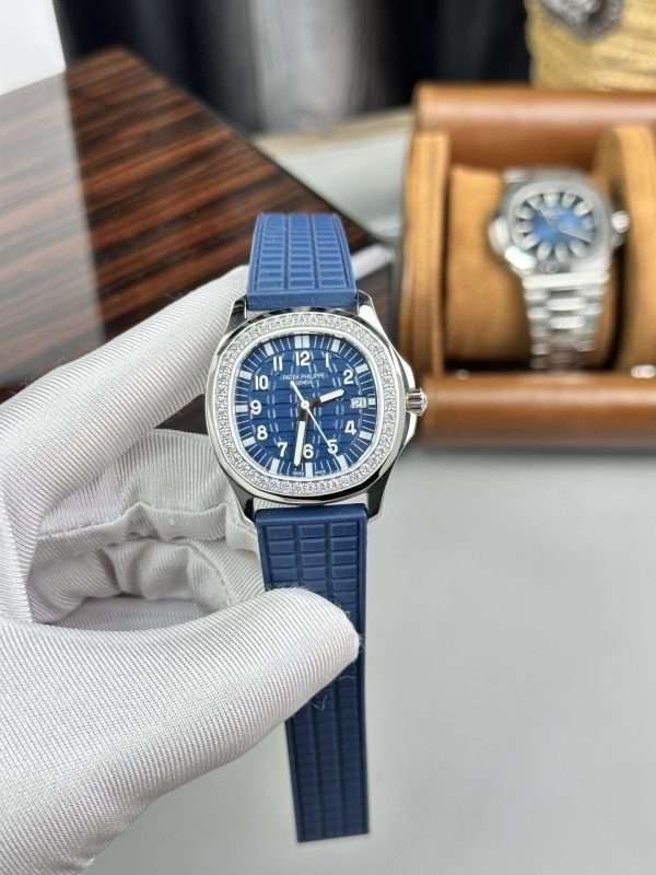 Patek Philippe Replica Watch Aquanaut 5067A Blue Dial With Stone Benzene 35.6mm